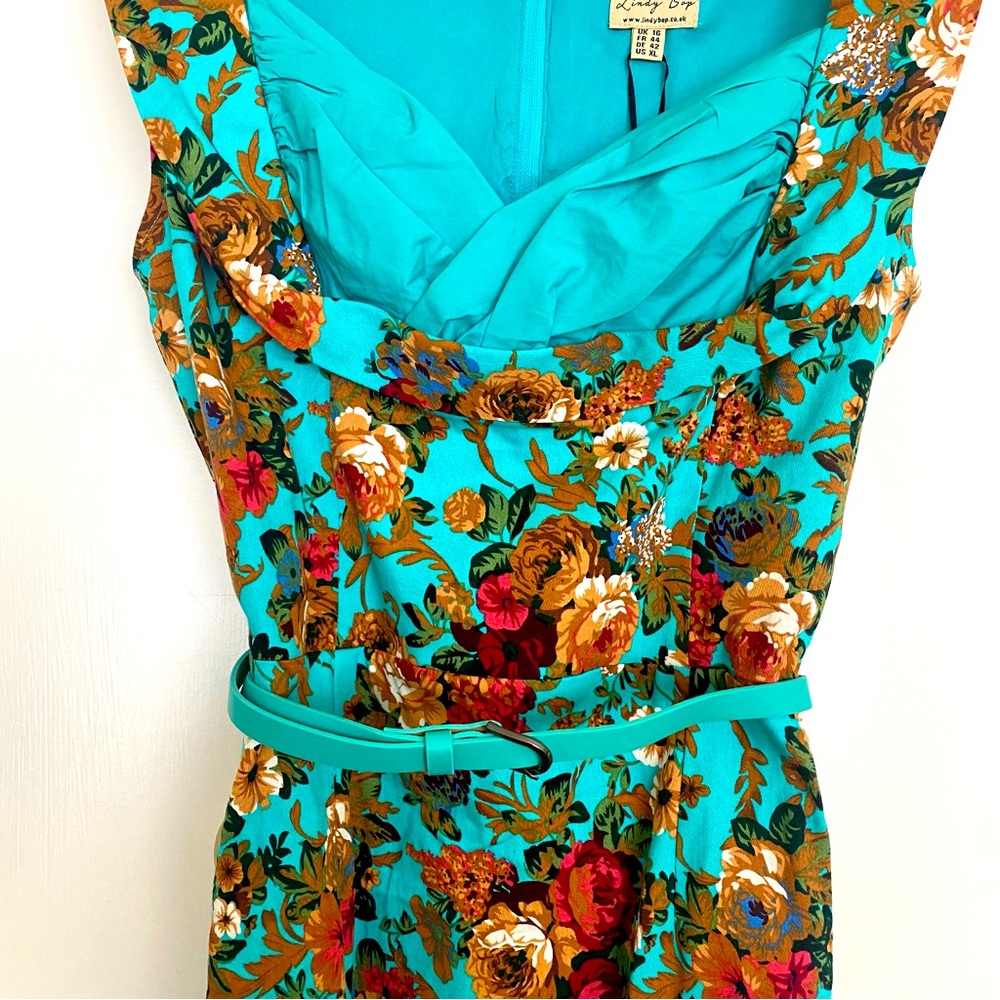 New Lindy Pop retro floral lined dress with a belt